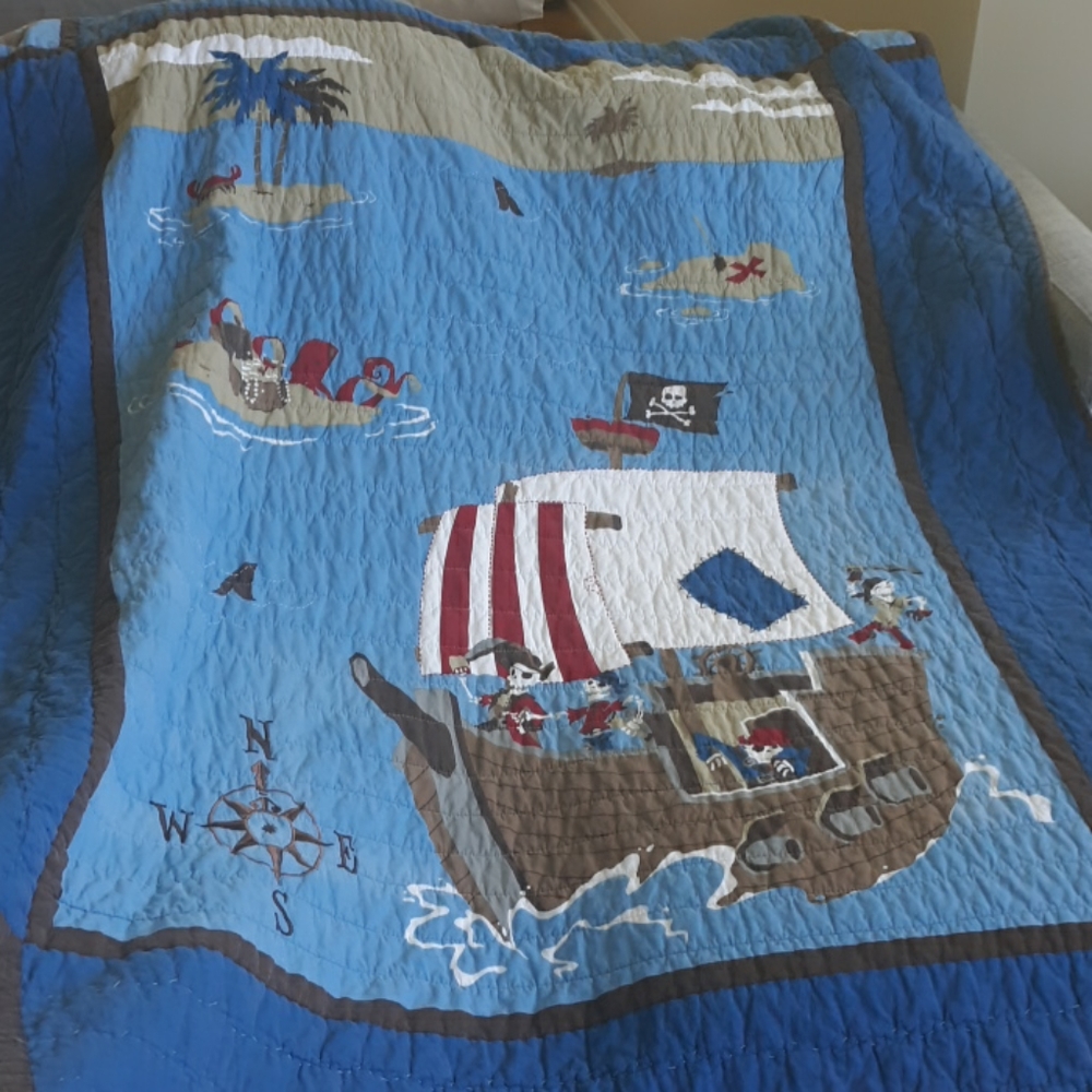 Child twin bed and bathroom set